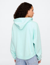 Cargar imagen en el visor de la galería, Polerón Gap Relaxed Mini-Logo Cropped Hoddie - Surf Spray Blue