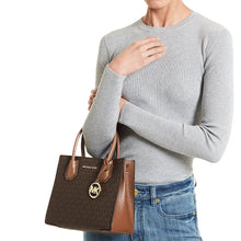 Cargar imagen en el visor de la galería, Crossbody Michael Kors Mercer Medium - Brown