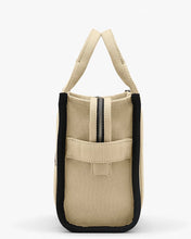 Cargar imagen en el visor de la galería, The Tote Bag Marc Jacobs Jacquard Small - Warm Sand