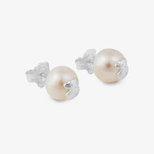 Cargar imagen en el visor de la galería, Pendientes Tous Pequeños de Plata y Perlas Tous Bear 1cm.