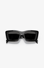 Cargar imagen en el visor de la galería, Gafas de Sol Prada - Triangulares