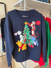 Cargar imagen en el visor de la galería, Poleron Navideño Luces - Winnie the Pooh