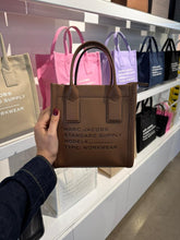 Cargar imagen en el visor de la galería, Tote Marc Jacobs Small Tote - Cognac