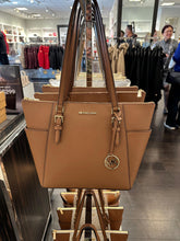 Cargar imagen en el visor de la galería, Tote Michael Kors Charlotte - Luggage Brun Valise